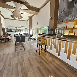 Silver Tower Кушадасы